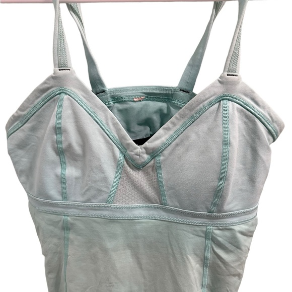 ❤️Lululemon tank with built in bra - Aqua - Picture 6 of 6